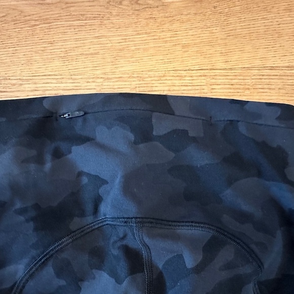 Lululemon Swift Speed High-Rise Crop 21" in Heritage 365 Camo Deep Coal (Size 2) - Picture 9 of 12